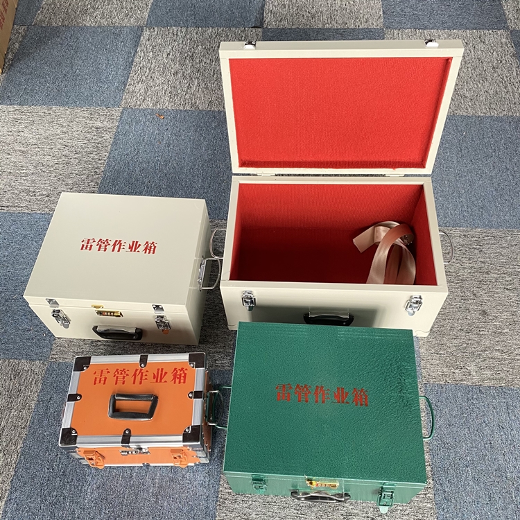 港闸爆破工程作业箱如何选择？玻璃钢与传统材质的全面对比